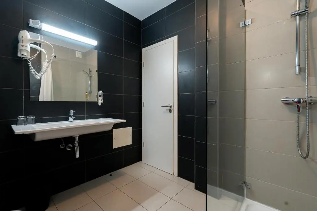 KR Hotel 3