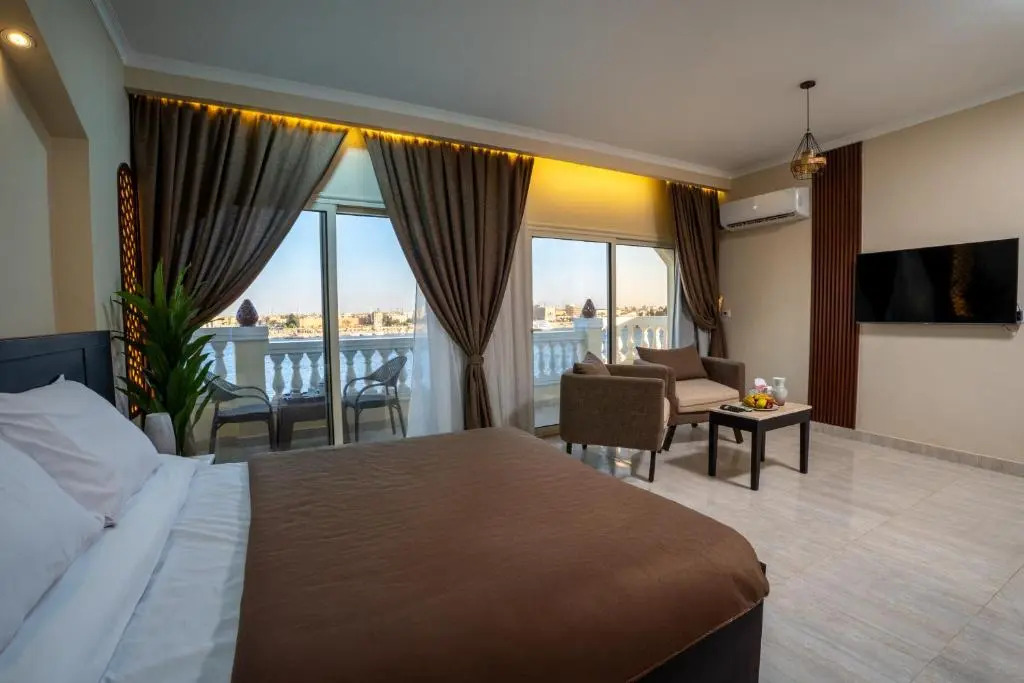 Nile Crown Luxor 4